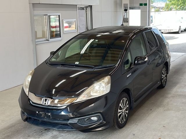 3304 Honda Fit shuttle GP2 2015 г. (KCAA Minami Kyushu)